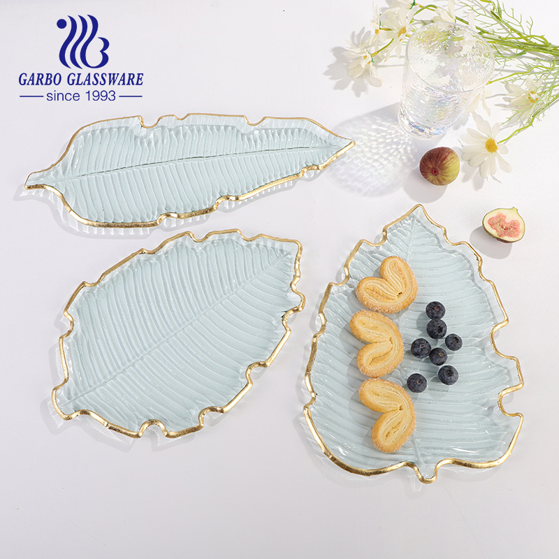 Special Design Leaf Shape Glass Dish Modern Decorative Gold Foil Edge Food Serving Dinner Dish Handmade Glass Dessert Plate