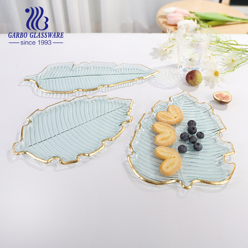 Special Design Leaf Shape Glass Dish Modern Decorative Gold Foil Edge Food Serving Dinner Dish Handmade Glass Dessert Plate