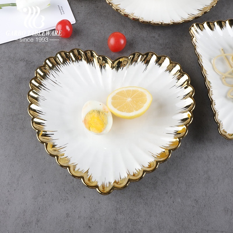 Wholesale factory handmade heart shaped luxury gold rim tableware dinner porcelain plate ceramic dinner serving dish