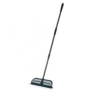 Winslow & Ross Lightweight Multifunctional Carpet Turf Rake Telescopic Artificial Turf Cleaning Brush