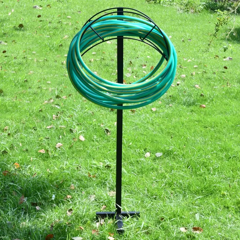 Winslow & Ross Detachable garden water hose pipe holder modern hose hanger freestanding metal garden hose holder hanger