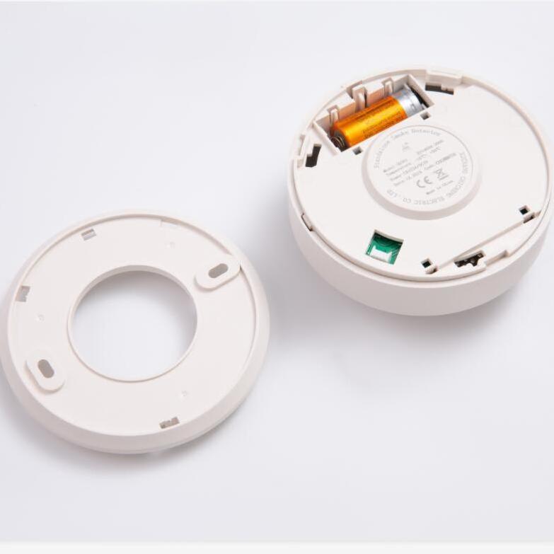 Standalone SD301 ciggerette smoke detector alarm with CE sensitive to black and white smoke for apartment OEM service