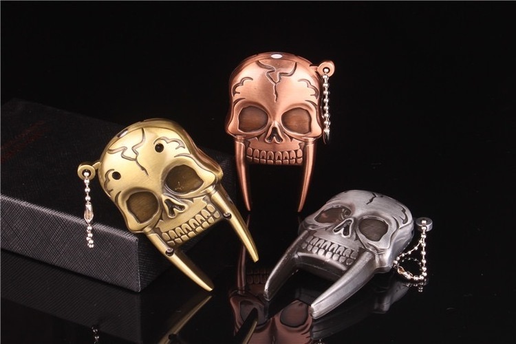 Creative Halloween Finger Ring Skulls Gas Lighter,Windproof Jet Torch Refillable Cigarette Lighter With Keychain