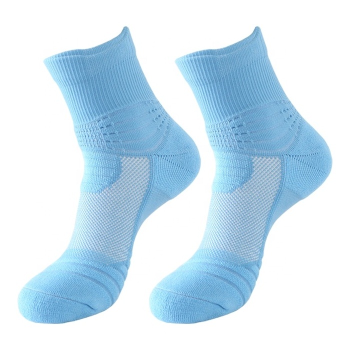 Bulk wholesale sport basketball running socks for men