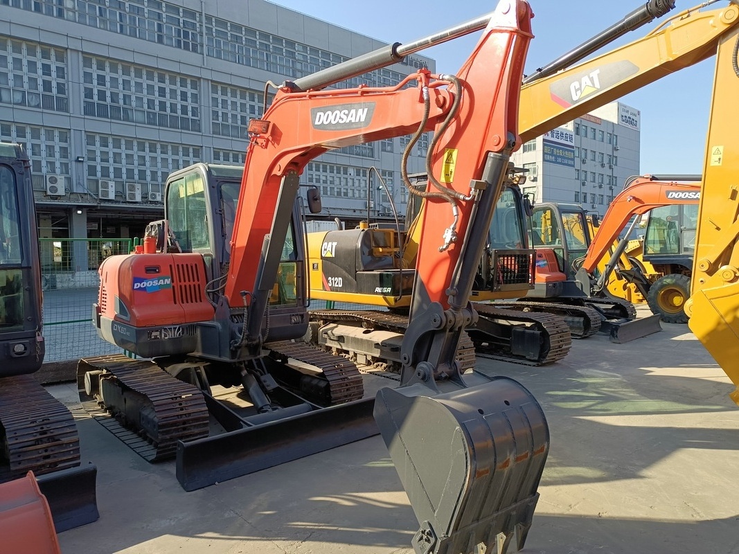 Original Korea High Quality Doosan DX60 excavator 6ton mini small excavator dx75 dh60 used excavators in good condition for sale