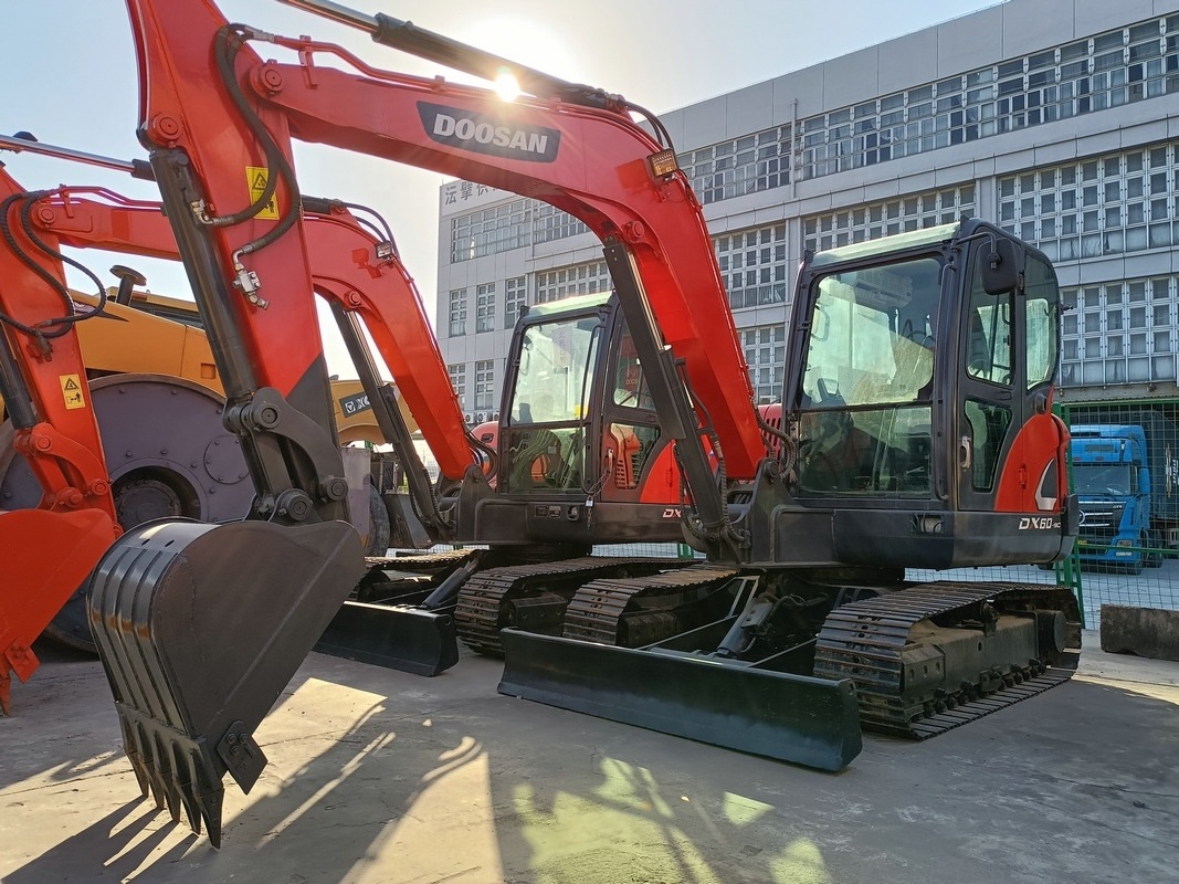 Original Korea High Quality Doosan DX60 excavator 6ton mini small excavator dx75 dh60 used excavators in good condition for sale