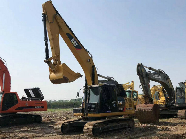 japan second-hand excavator  Caterpillar CAT323D Hydraulic oil-saving used digger  Caterpillar CAT323D for cheap sale in china