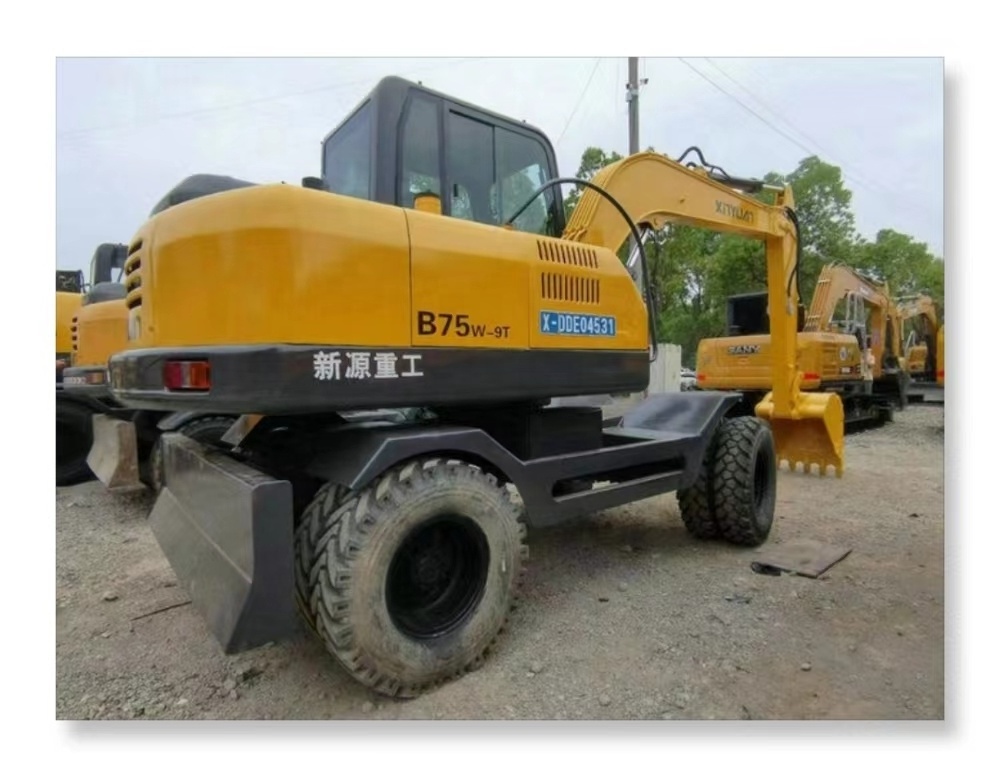 chinese Xinyuan Heavy Industry B75W  used wheel excavator 7tons B75W-9T Tire excavator for sale