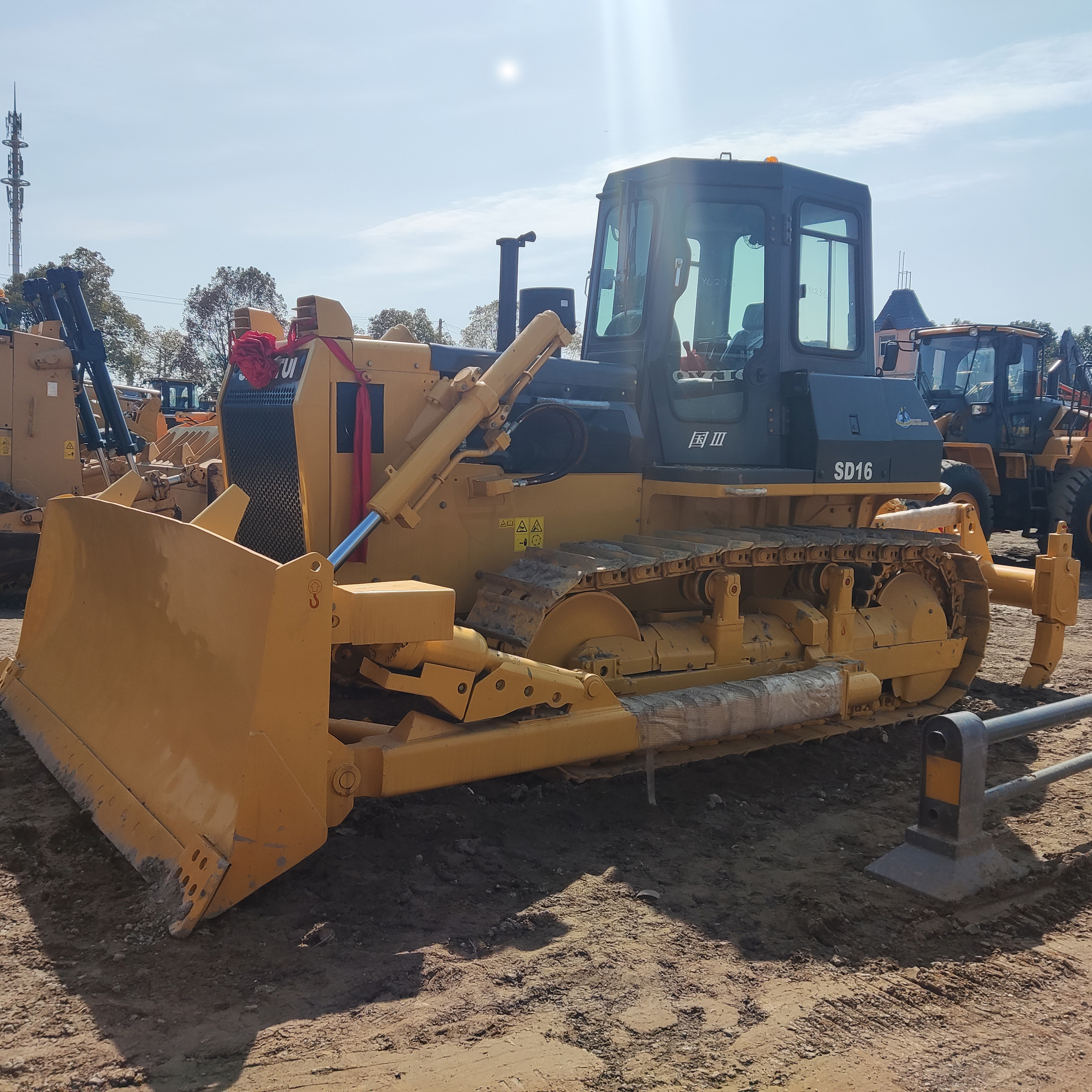 Second Hand Year 2023 Used Bulldozers 16 ton Shantui SD16 second hand Bulldozers Shantui SD16 In Good Condition for Sale