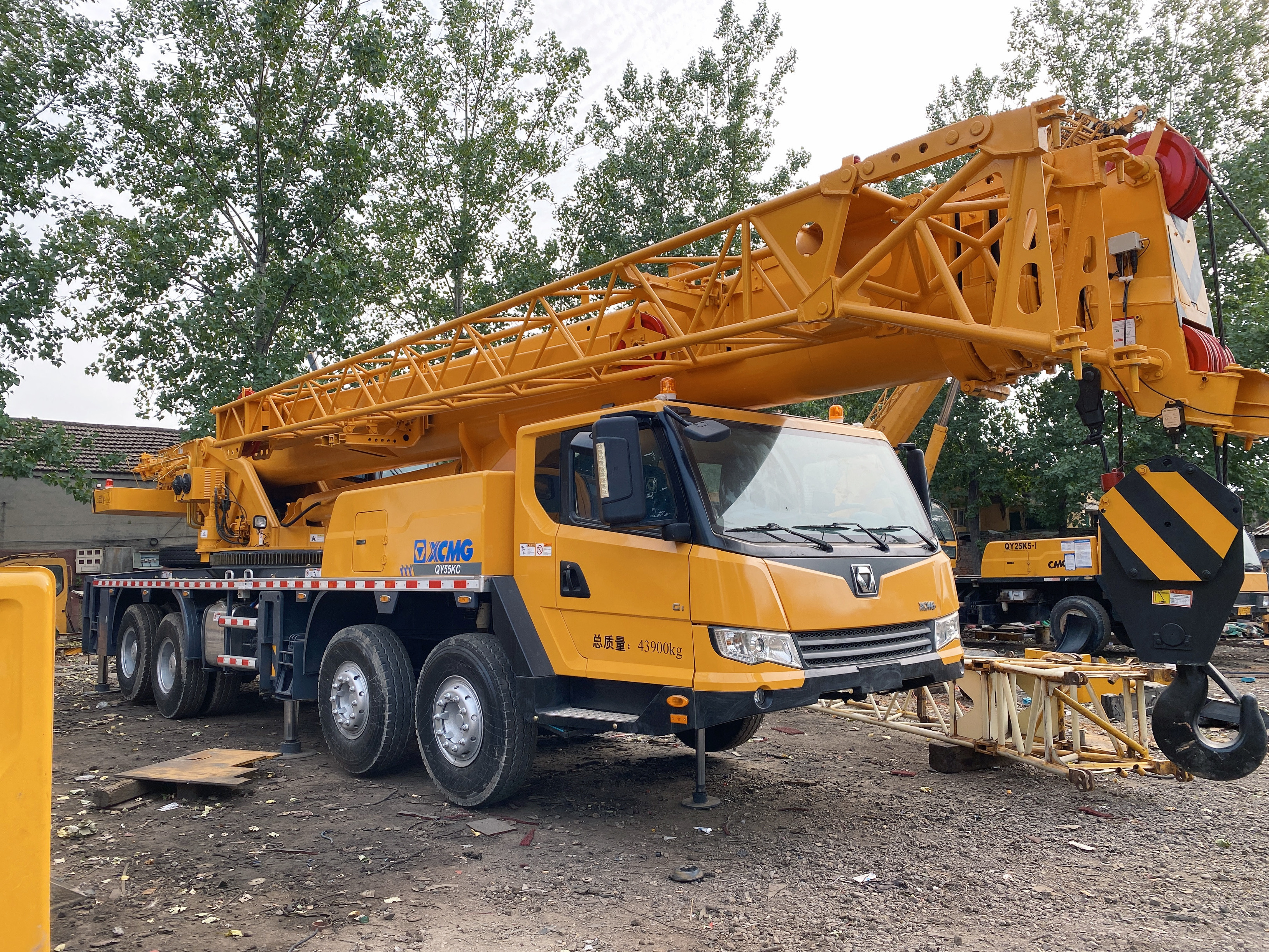 Factory directly sell trucks crane lifting machine truck bump XCM G 50Ton truck crane