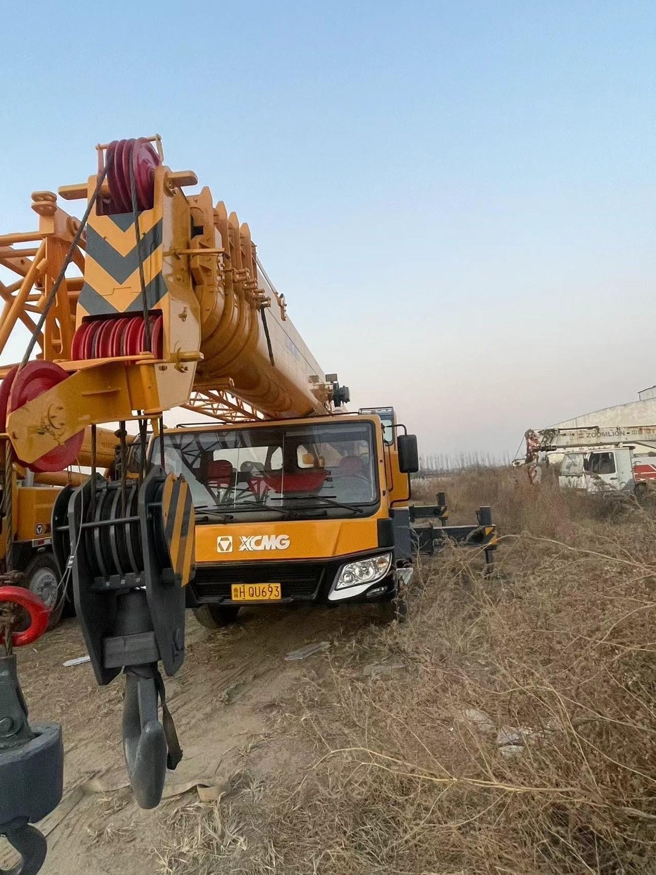 XCM'G truck crane 25 ton 50 ton 70 ton 80 ton 100 ton,good price QY70K 70 ton used mobile crane for sale