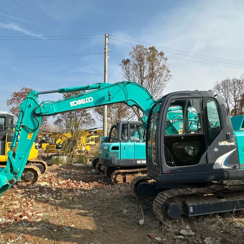 Kobelco SK75 has a rotary motor. The walking motor is all imported parts of the industry's top brands