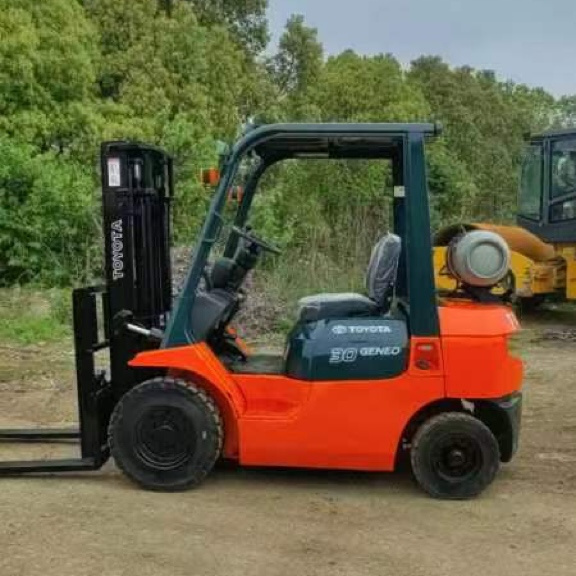 Low price Japan made 30 used forklift 3 ton forklift Toyota manual forklift