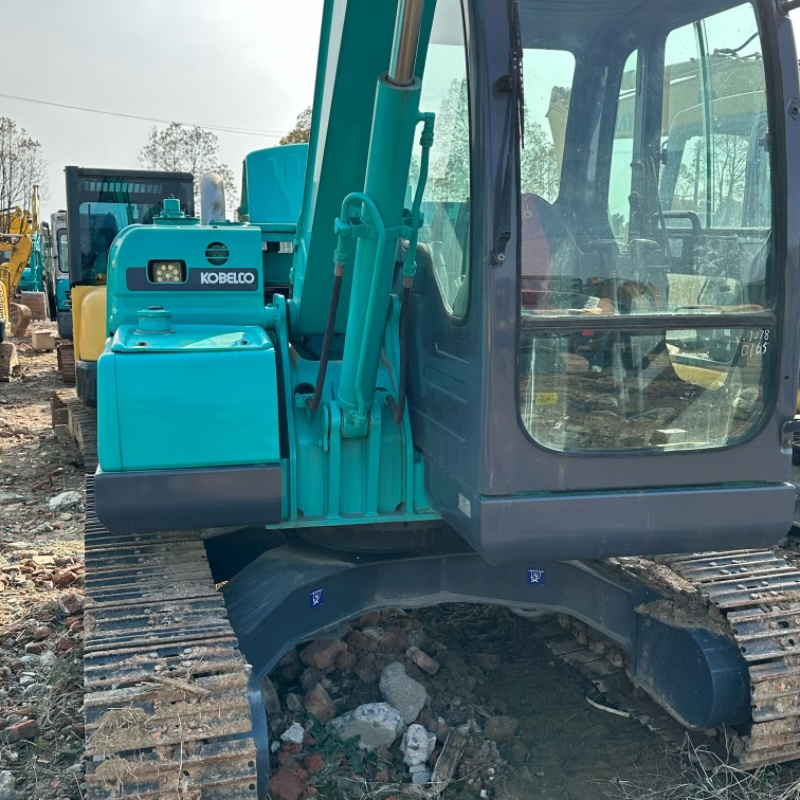 Kobelco SK75 has a rotary motor. The walking motor is all imported parts of the industry's top brands