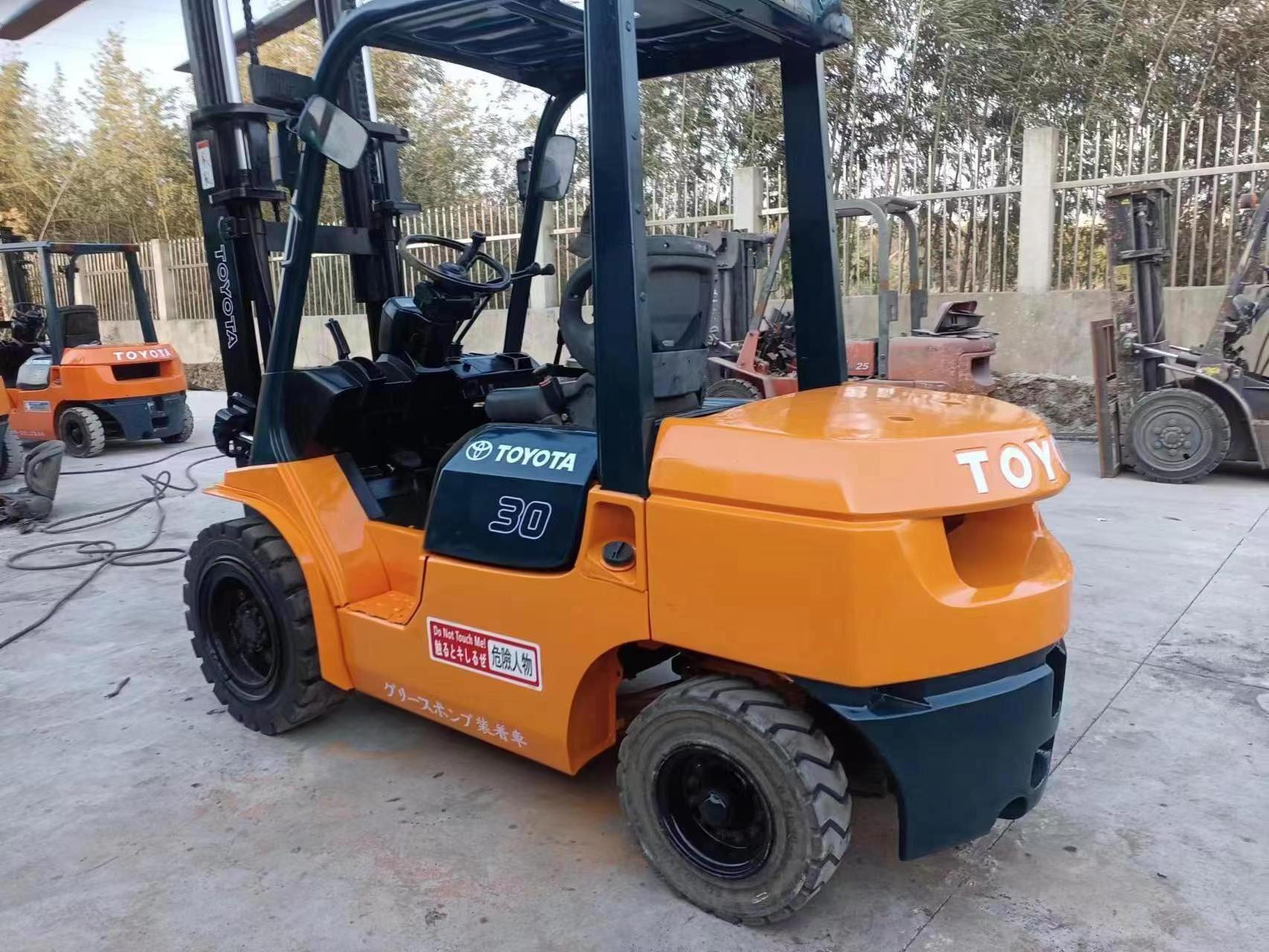 China high quality  2.5 ton 3 ton 3.5 ton 4 ton 7 ton portable electric/diesel mini forklift 5 ton diesel truck