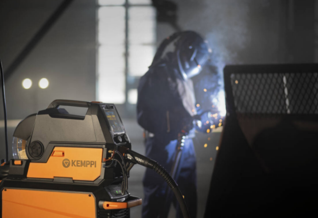 Mig Welding Robot With CNC Robot Arm Of Kemppi  X5 Fast Mig MAG Welder For Welding Machine