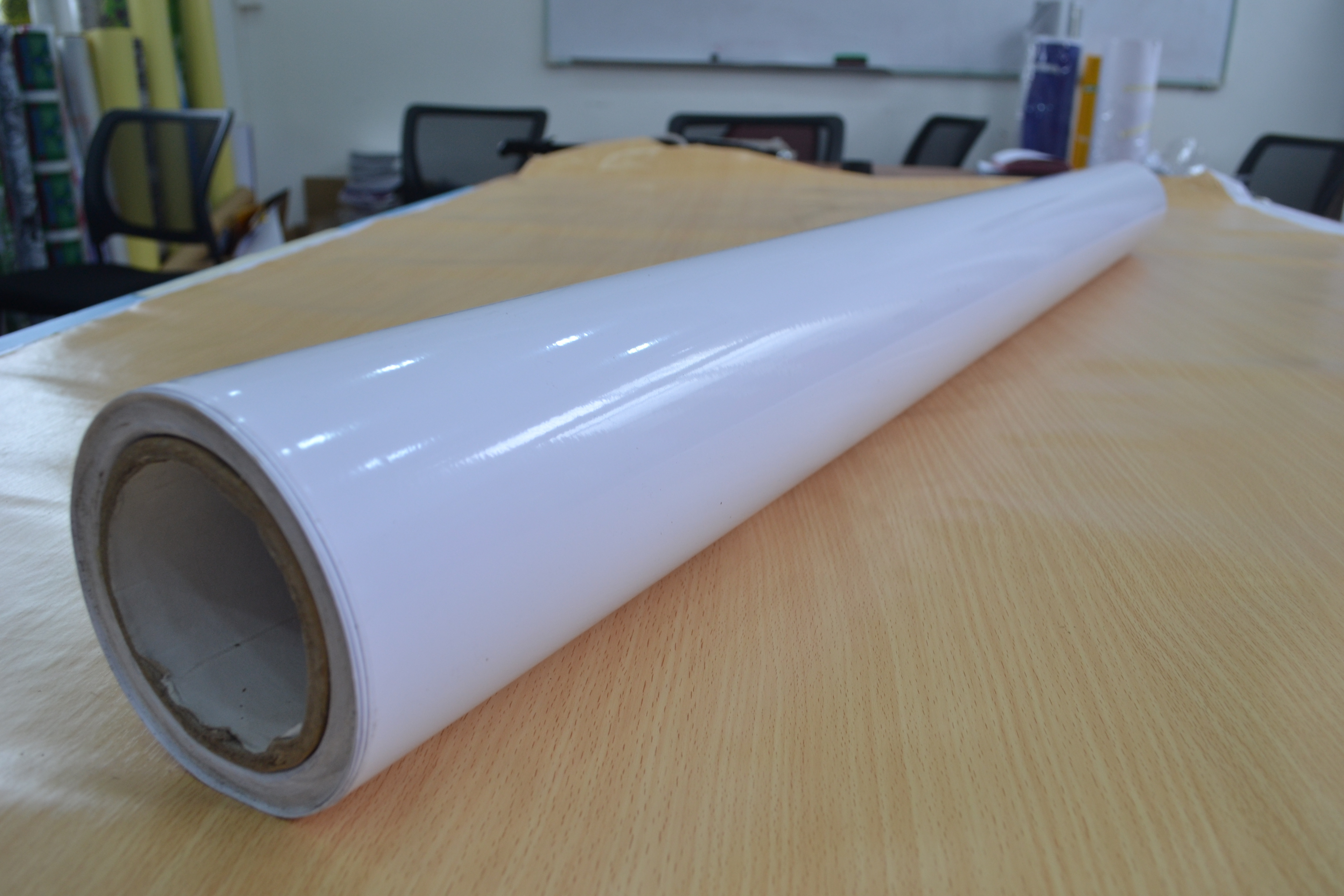 Vinyl with white glue advertising laminated film sticker self adhesive vinyl for Advertising decoration