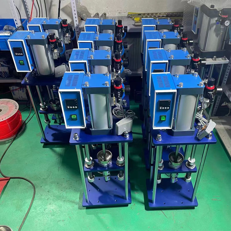 Semi-automatic pneumatic plastic products extruder USB charging power cable 40g Vertical plastic injection molding machine