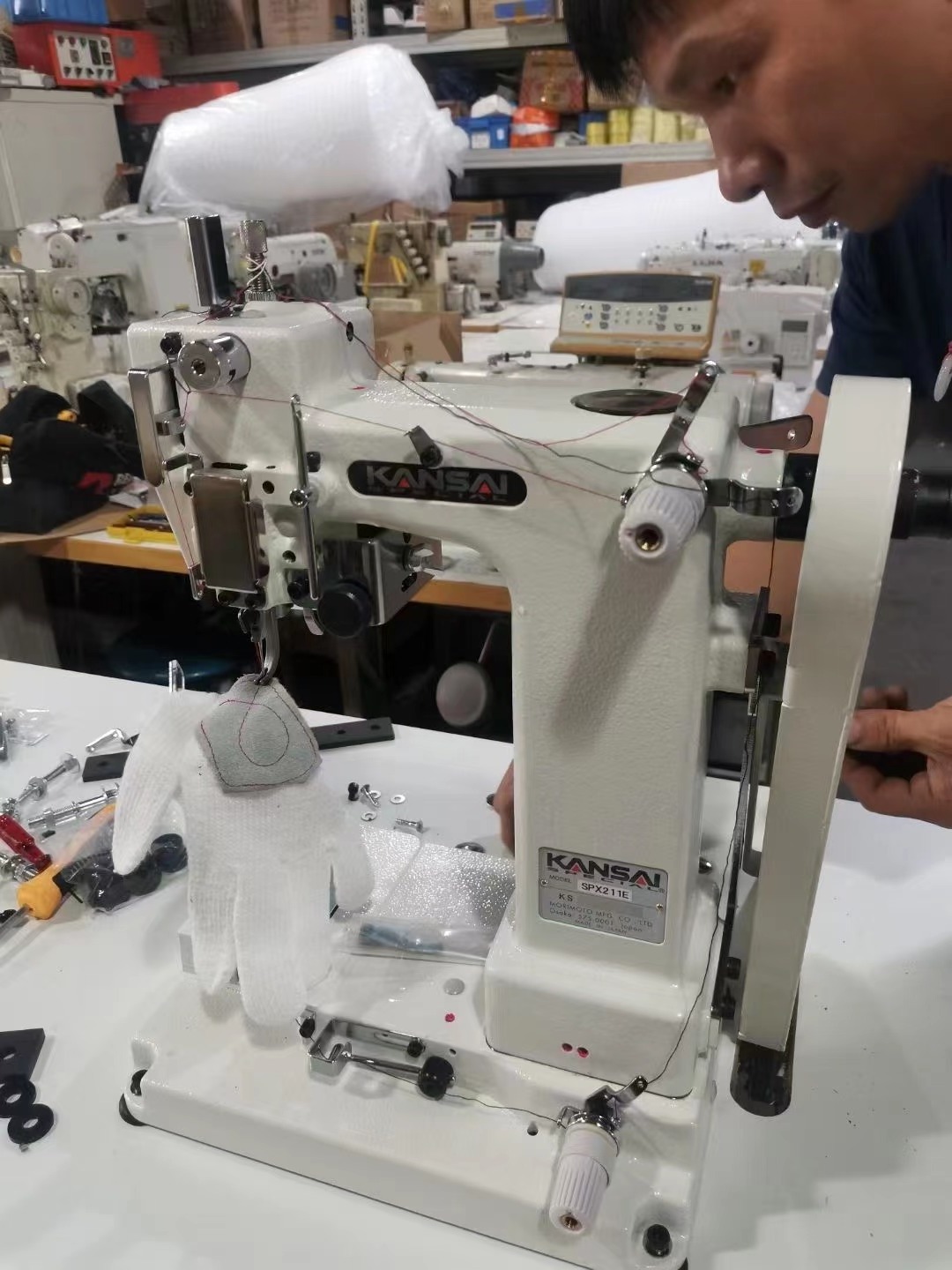 Kansai Micro post bed glove sewing chainstitch machine