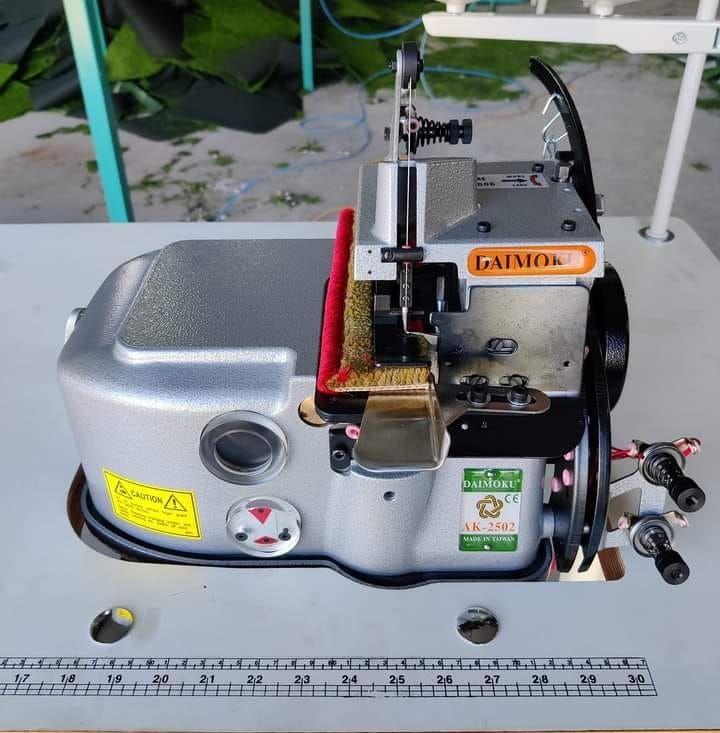 High Quality Original Daimoku AK 2502 Carpet Overlock Sewing Machine 2 Thread 2502K Sewing Carpet Overlock Sewing Machine