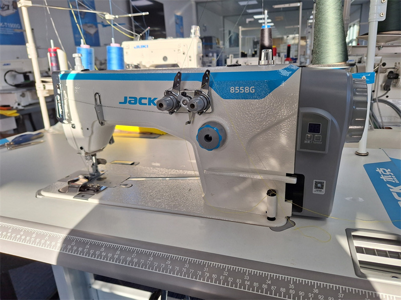 Used Jack 8558G Chain Straight Stitch Machine Double Needle Industrial Lockstitch Machine Automatic Presser Foot Lift Price