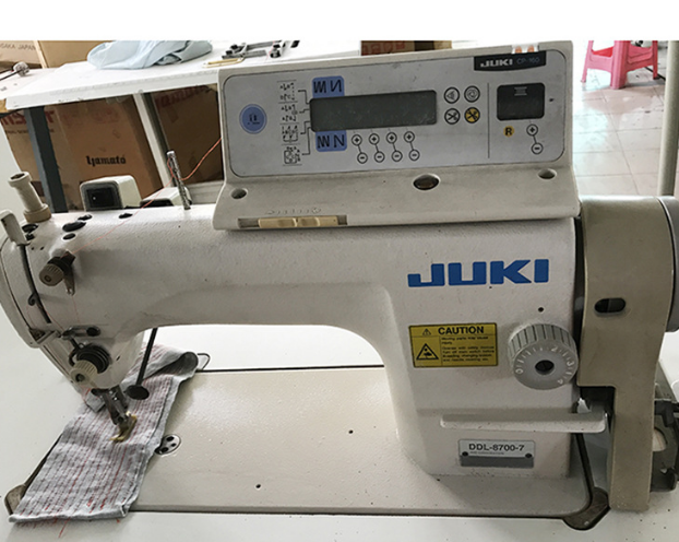 JU KI DDL-8700-7 Industrial Lockstitch Sewing Machine with table and stand