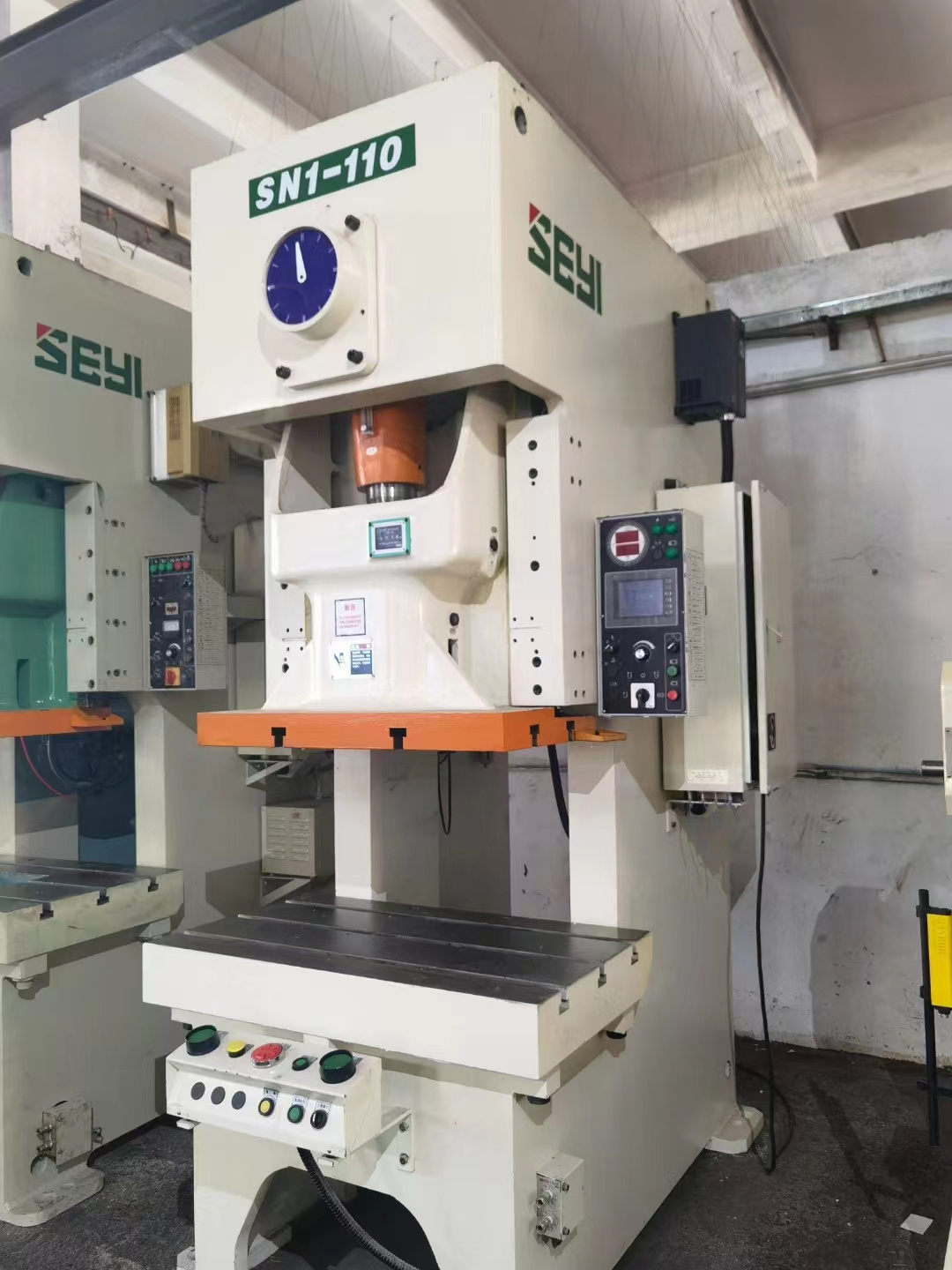 Used Taiwan SEYI Punching Machine C type single crank power press machine SN1-110