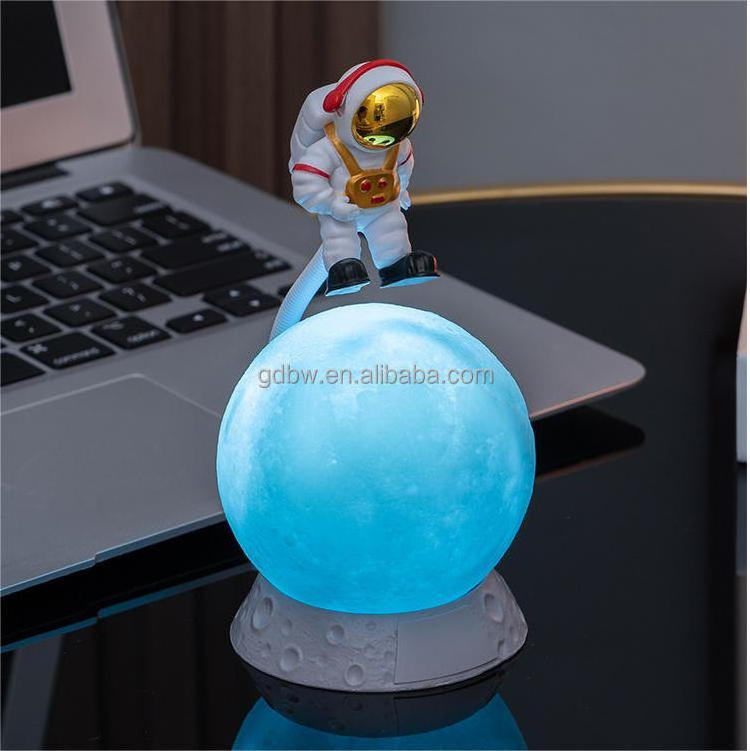 3D Astronaut Moon Lamp LED Spaceman Bedside Night Light for Kids Desktop Decoration Lights Creative Ornaments for Bedroom