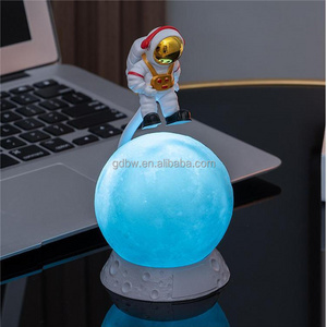 3D Astronaut Moon Lamp LED Spaceman Bedside Night Light for Kids Desktop Decoration Lights Creative Ornaments for Bedroom