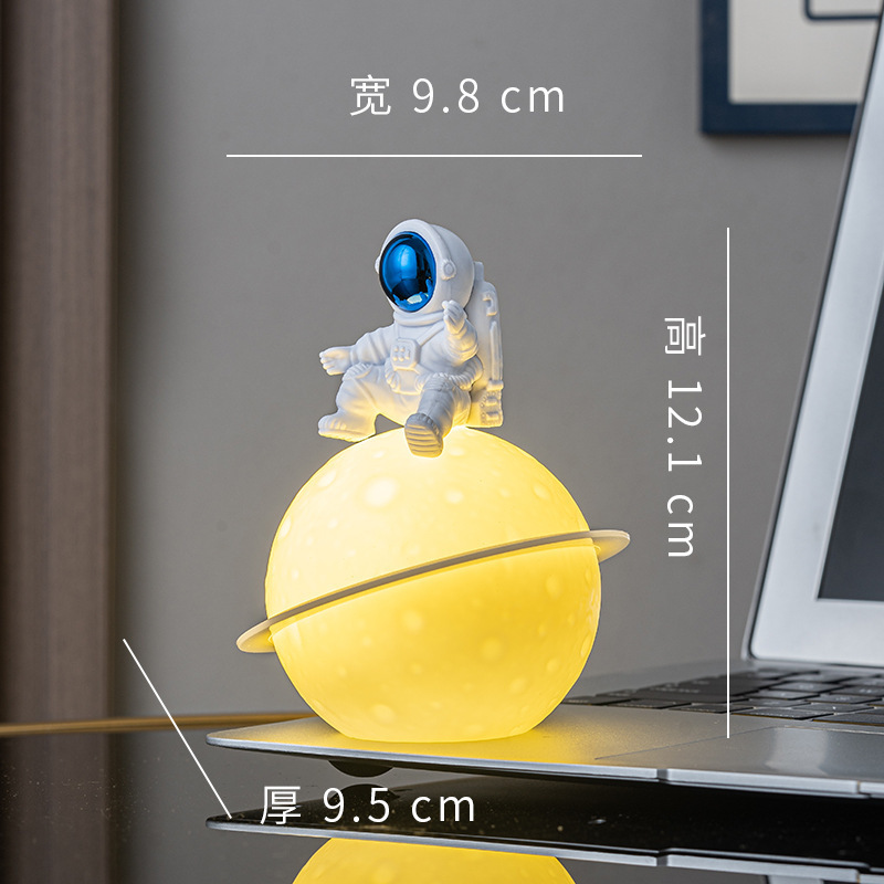 3D Astronaut Moon Lamp LED Spaceman Bedside Night Light for Kids Desktop Decoration Lights Creative Ornaments for Bedroom