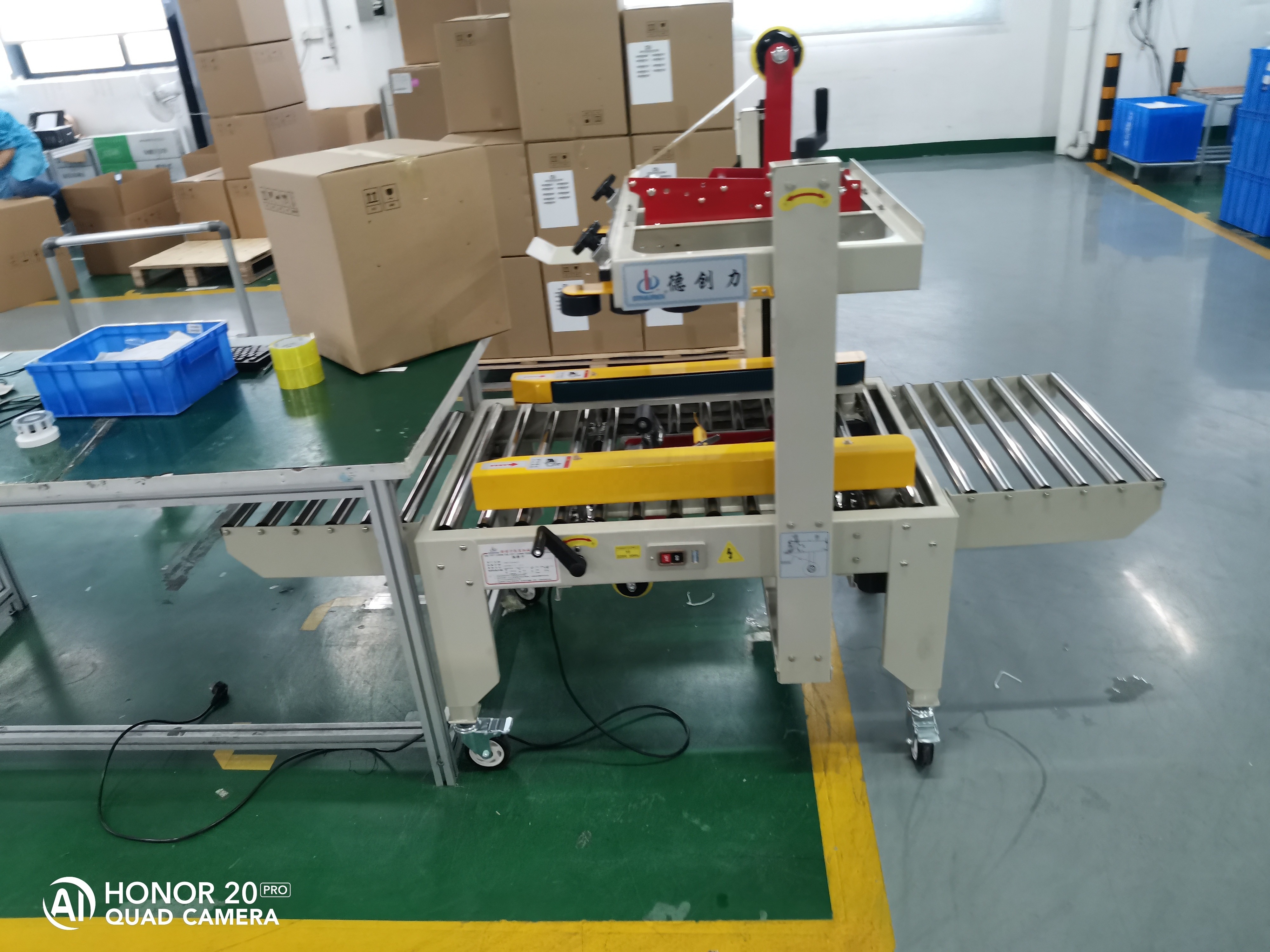 High Speed Automatic Height Adjustment Large Box Closing Tape Packing Carton Sealing Machine