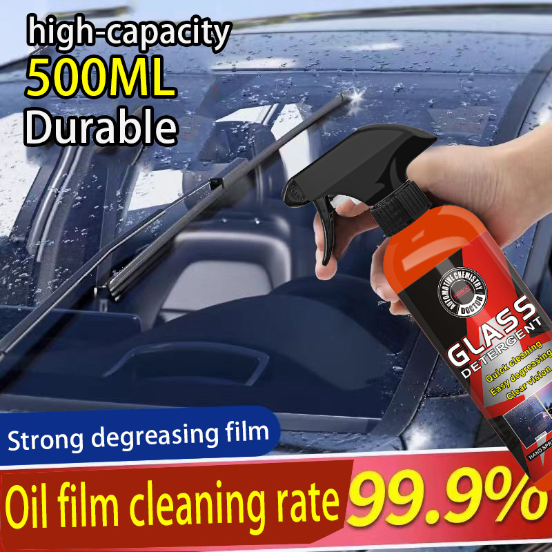 Clean the oil film on the front windshield of a car, remove the oil film from the windows, and clean the oil stains