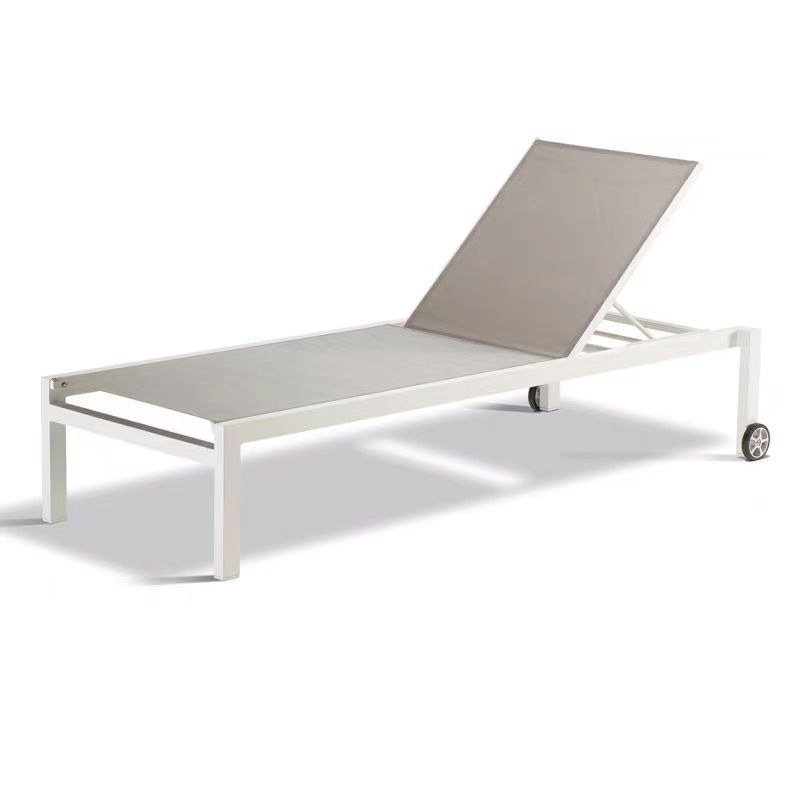 Modern Patio Outdoor Furniture Sun Lounger With wheels Bed All Weather Garden Hotel Poolside Chaise Lounge Chair