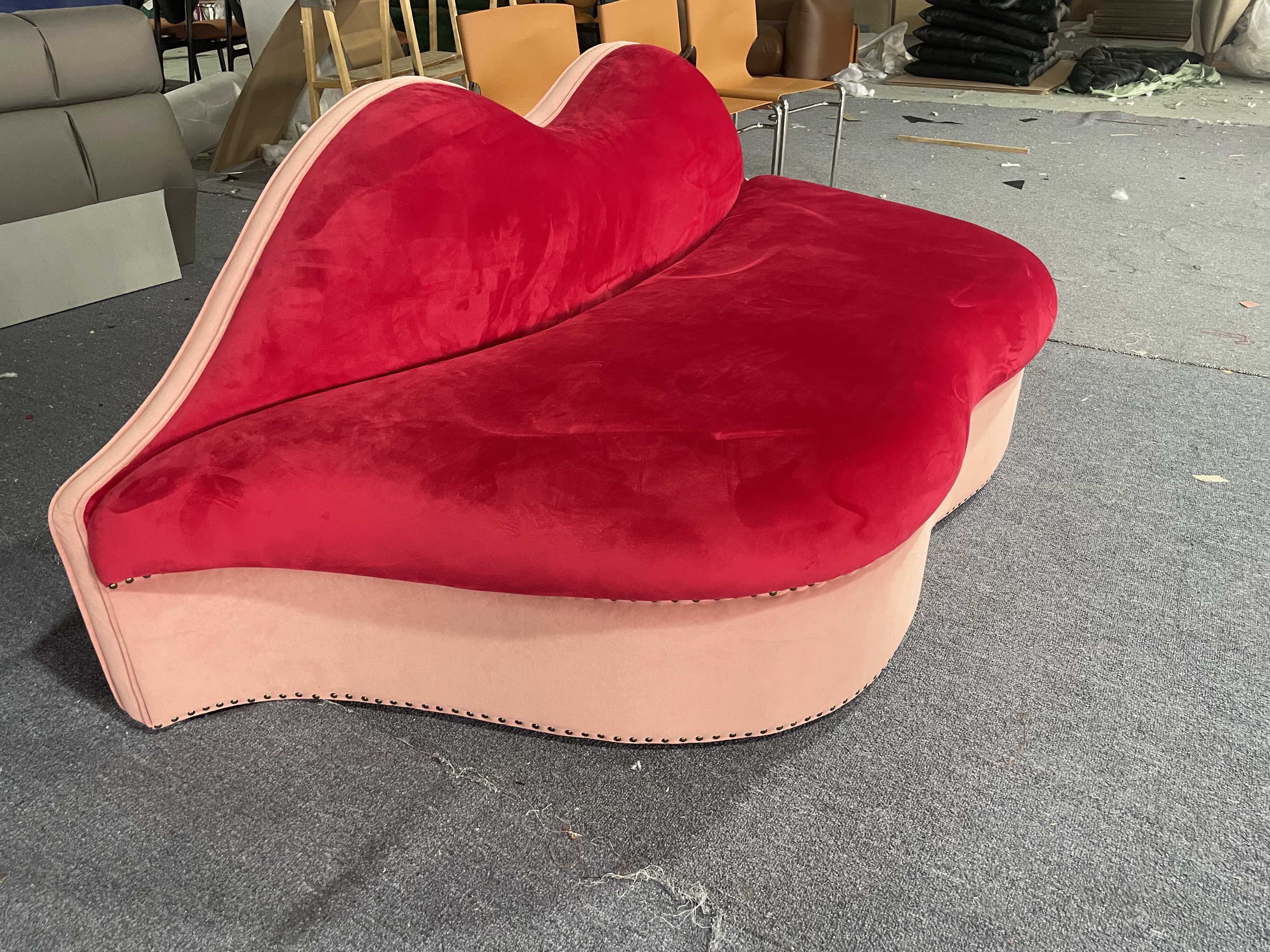 Modern red lip shape waiting room sofa wedding romantic sex pink velvet fabric salon mae west lips sofa