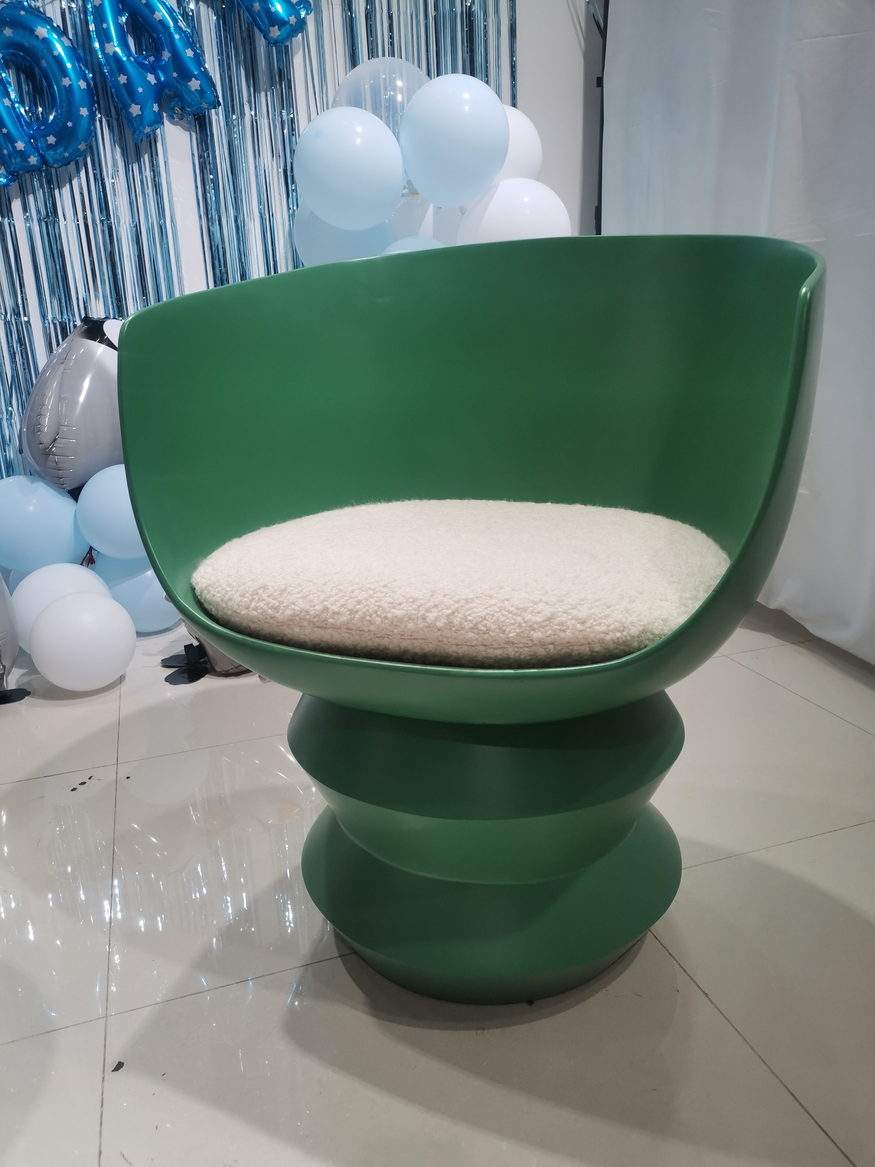 Modern Fashionable Fibreglass  Dolls Chair for Coffee shop Furniture  Living Room Furniture