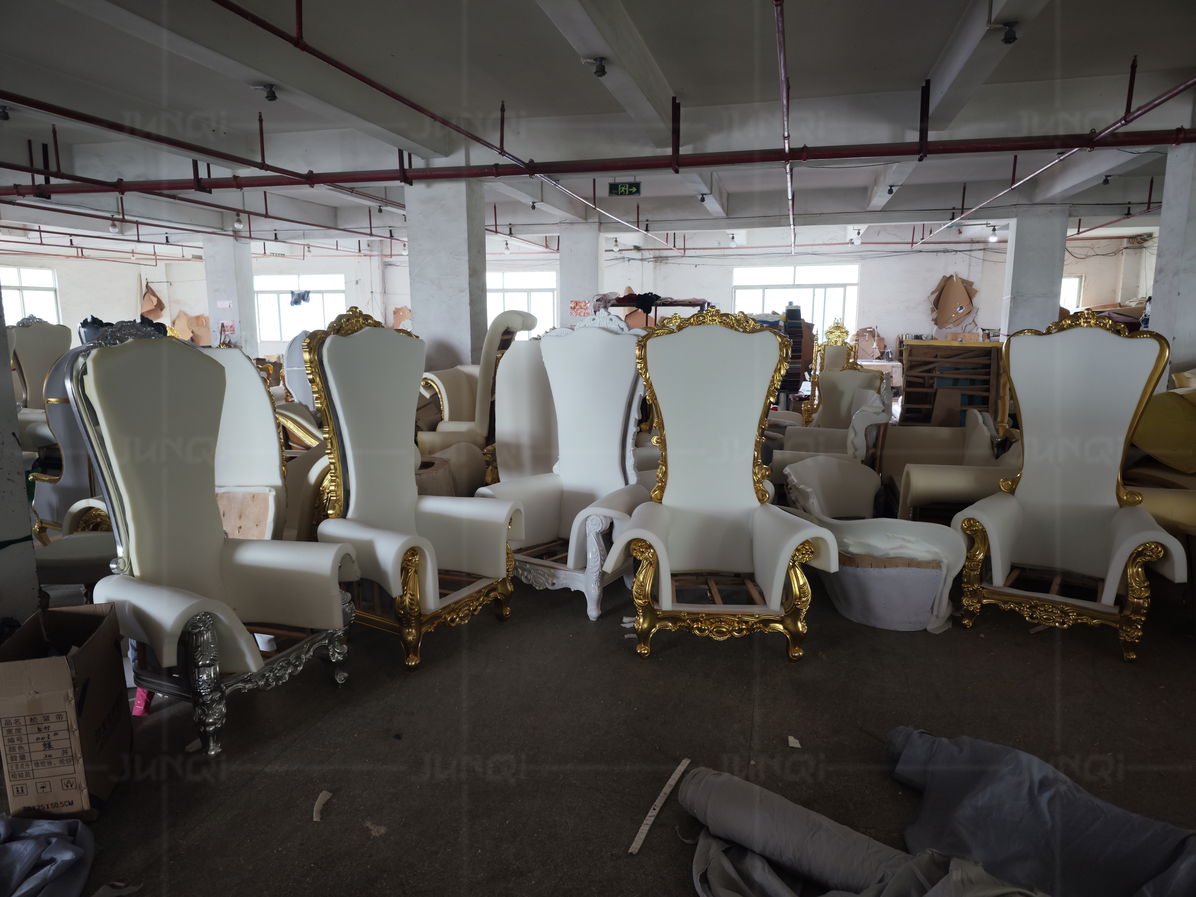 China golden hotel wedding sofa rental high back antique pedicure royal king queen sofa throne chairs