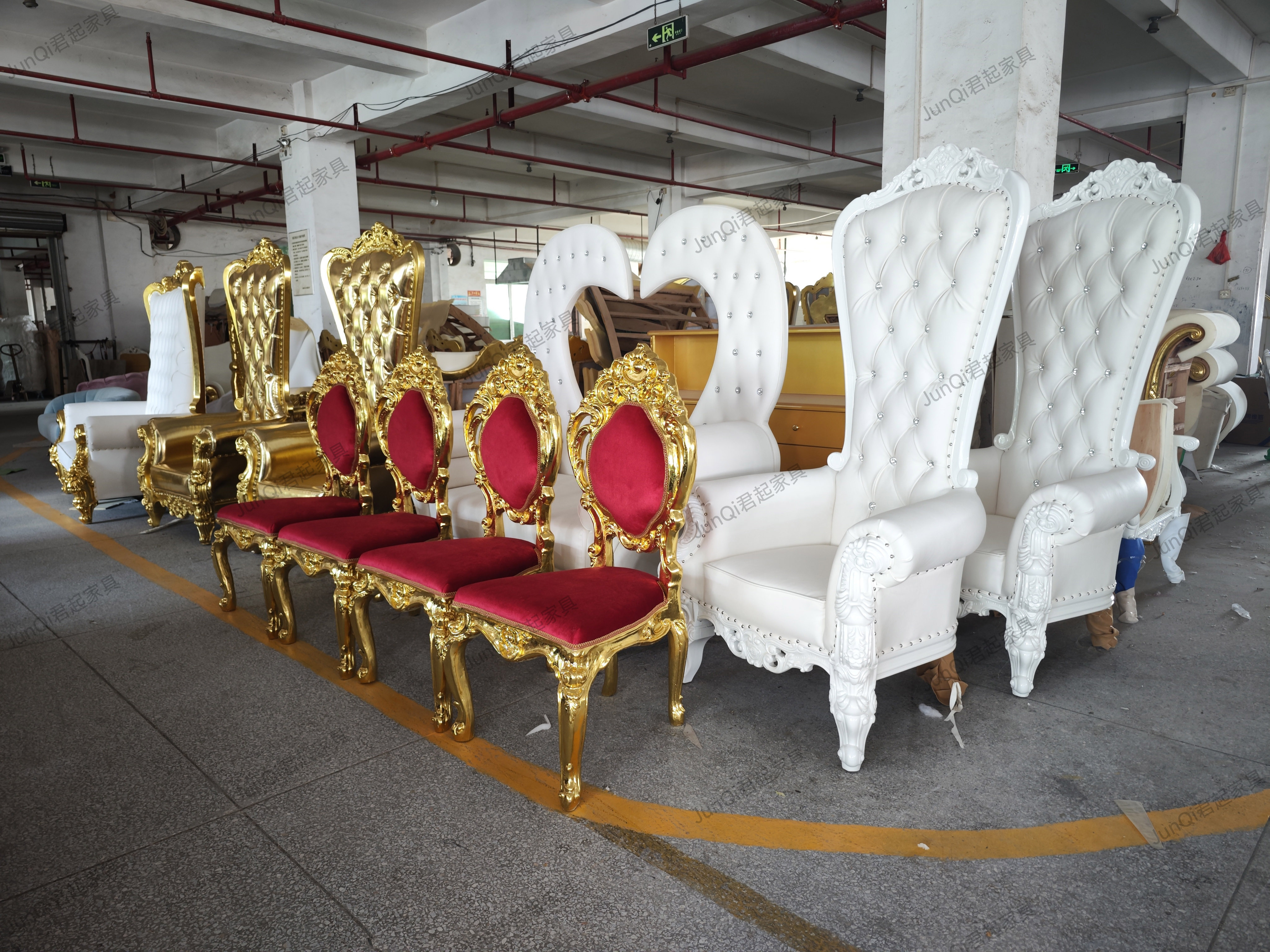 China golden hotel wedding sofa rental high back antique pedicure royal king queen sofa throne chairs