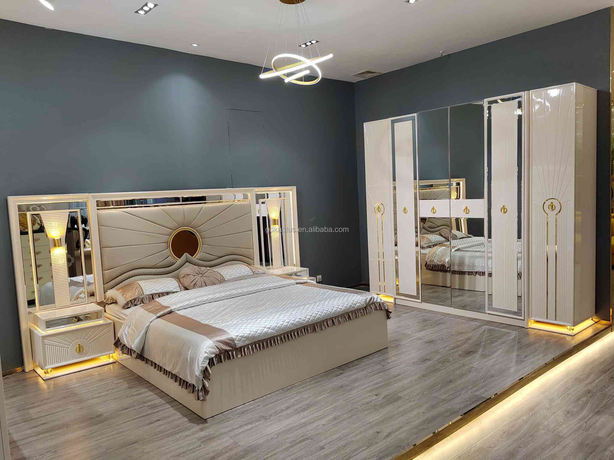 2023 luxury king size mirror headboard elegant bedroom furniture set classic luxury wooden home bedroom furniture