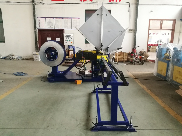 Automatic spiral round air duct machine