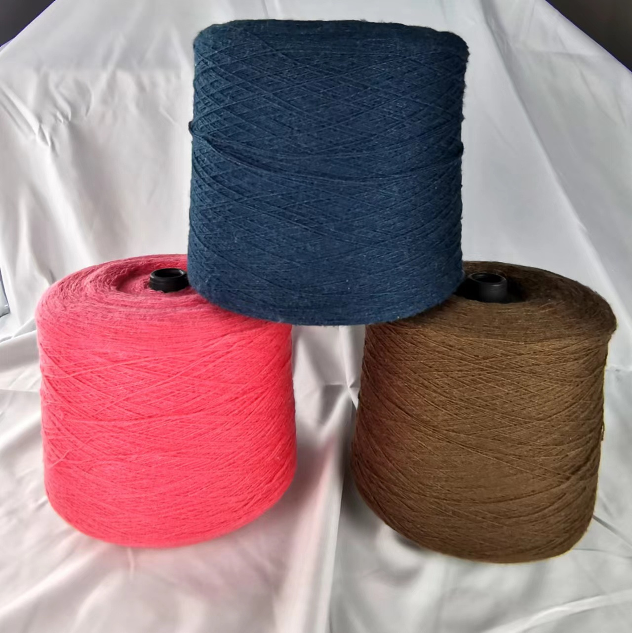 High Bulk Yarn Regenerated Acrylic For Knitting 28NM/2 Bulk Acrylic Colored Yarn Texturized 100Acrylic Yarn For knitting Sweater