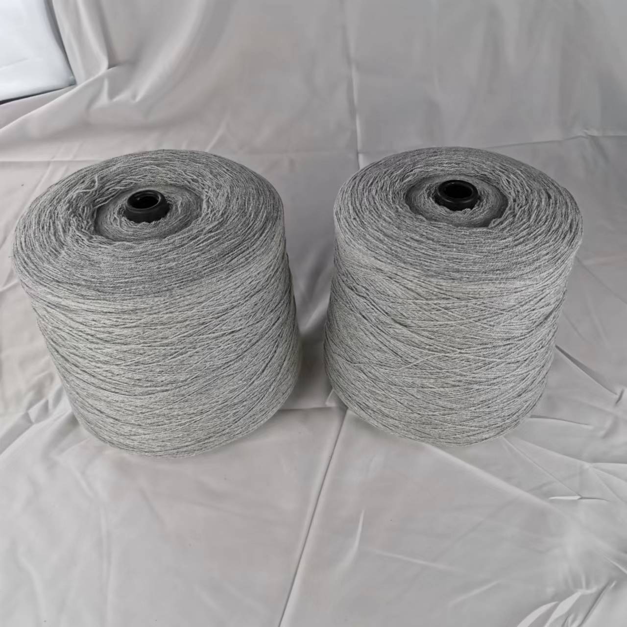 Wholesale 16S/2 Bulk 60%  Cotton  40%  Acrylic Color Spinning Gray Sweater Yarn