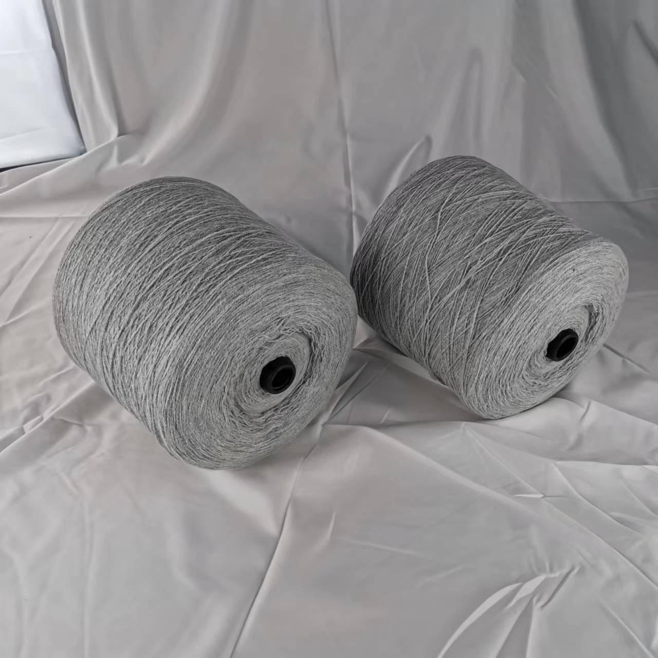 Wholesale 16S/2 Bulk 60%  Cotton  40%  Acrylic Color Spinning Gray Sweater Yarn