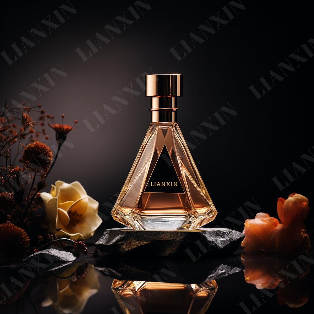 Wholesale New Product Original Design Pyramid Polygon Triangle Custom Logo Glass Perfume Bottle 100 ml