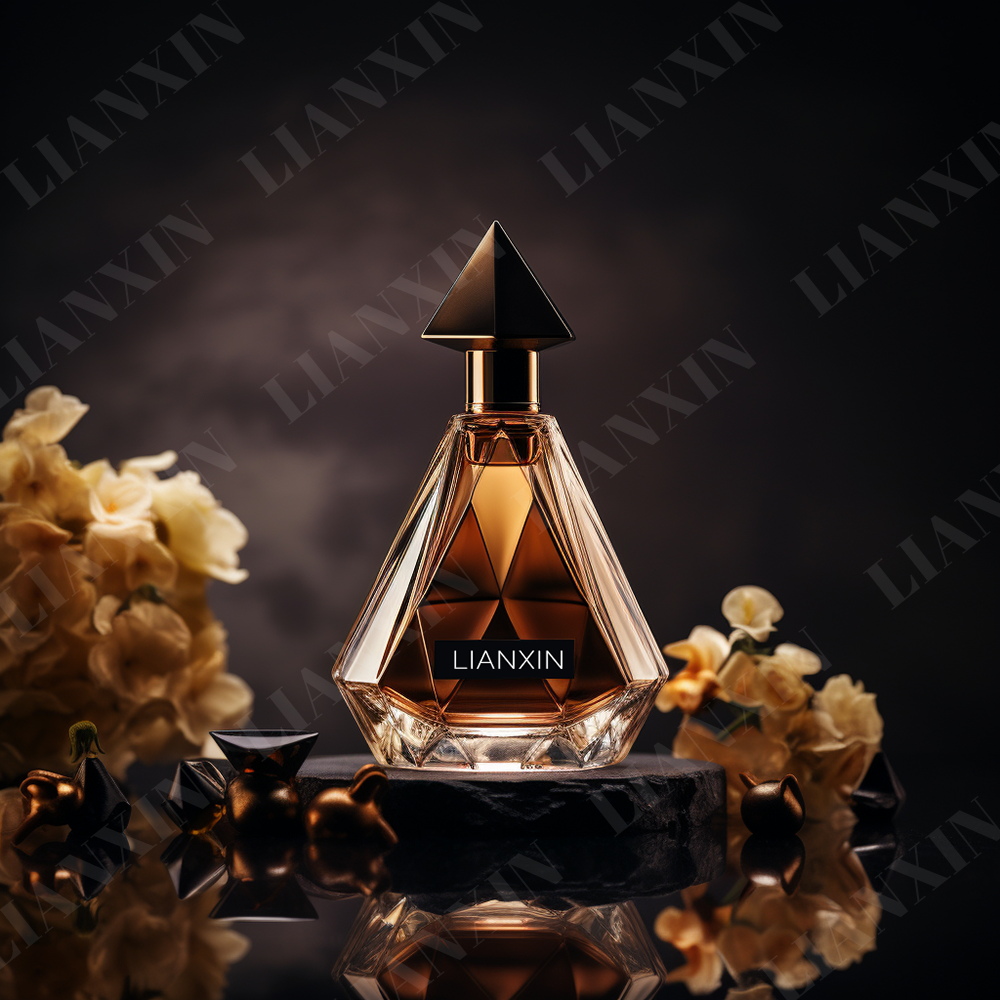 Wholesale New Product Original Design Pyramid Polygon Triangle Custom Logo Glass Perfume Bottle 100 ml