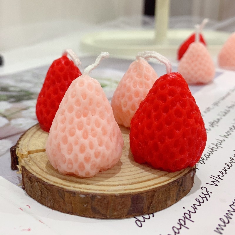 Ama zon hot sale bedroom decor strawberry shape candle Party Wedding birthday candle soy wax scented candle for home scented