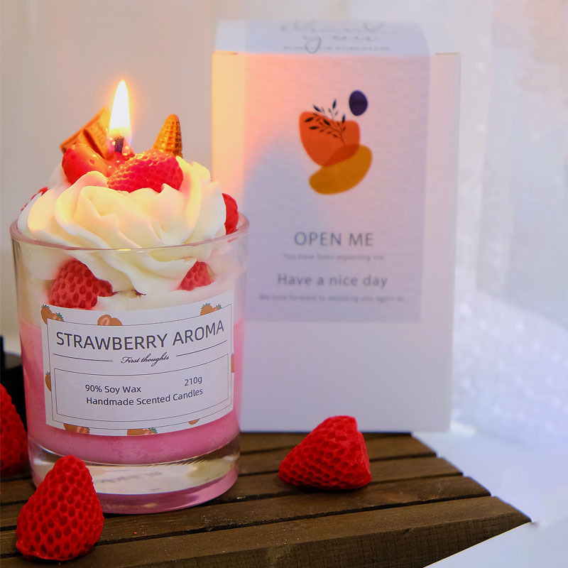 Candle Gift Set Premium Quality Candle Holder Wedding Gift Strawberry Dessert Cake Scented Soy Wax Ice Cream Dessert Candle