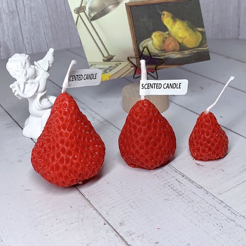 Ama zon hot sale bedroom decor strawberry shape candle Party Wedding birthday candle soy wax scented candle for home scented