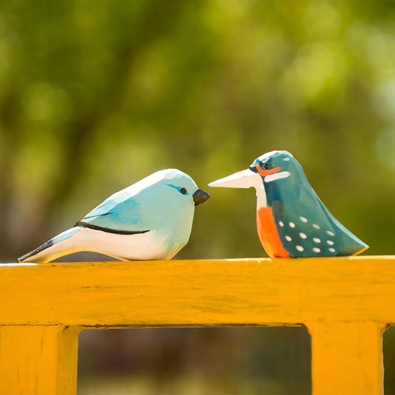 Wholesale hand-carved Wooden Birds Birds Carved Wooden Table Decoration White-browed Tit-warbler