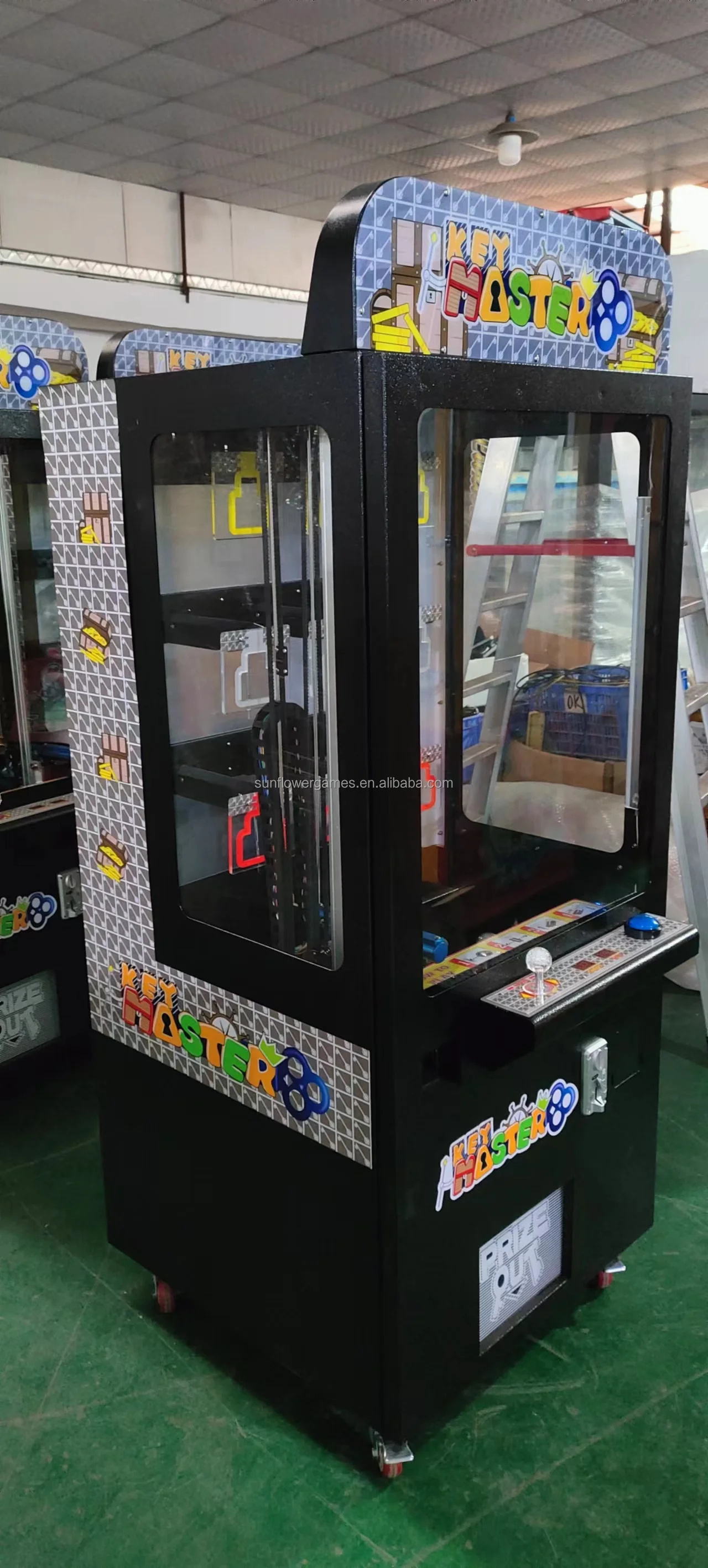 Clear Glass Front Metal Key Master Arcade key master game machine with bill stacker Game Machine gift prize claw crane machine