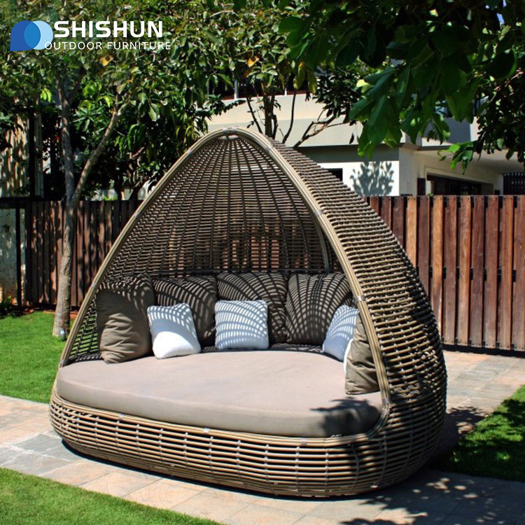 Outdoor Daybed Rattan Wicker woven all weather Sunbed for Poolside Beach Villa Courtyard Garden Modern